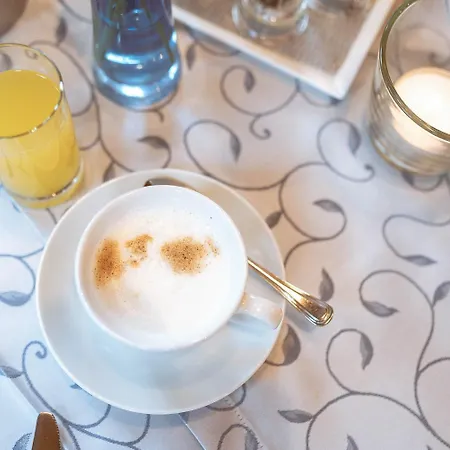 ホテル Bachschmied マリア・アルム・アム・シュタイナーネン・メアー